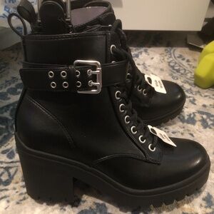 Black Combat Boots Size 7 Wide No Boundaries